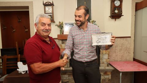 COMIDA DE DESPEDIDA A JAVIER MARCOS BARREIRO, JEFE DE ESCUADRON DE VIGILANCIA AEREA DEL BARBANZA EN EL RESTAURANTE BENJAM�N DE ROIS