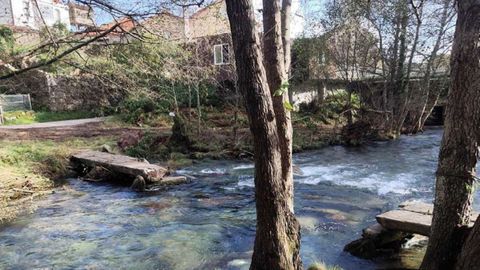 El temporal se llev� por delante el antiguo puente de Abelleira.