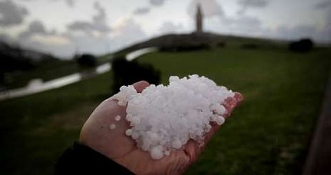 La concatenaci�n de tormentas provoc� importantes golpes de granizo a lo largo de la jornada. 