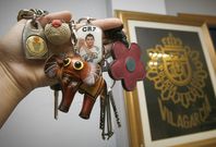 El lote de llaveros perdidos -ojo al de Cristiano- merecer�a un lugar en el viejo bar Mari�o. 