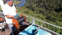 Un viticultor prepara un tratamiento de cobre en la ribera de Chantada, en una imagen de archivo