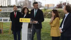 El director general de Carreteras, Juan Pedro Fernndez Palomino, en el centro, en un acto en A Corua