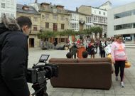El rodaje exterior se prolong� durante casi dos horas en la Praza Maior, con momentos muy divertidos. 