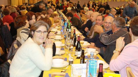 Codillo.M�s de 1.050 comensales se citaron en la Festa do Codillo