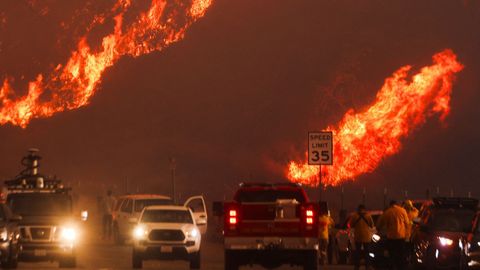El incendio se declar� el mi�rcoles por la ma�ana en el norte de Castaic.