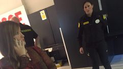 P�rez, en la entrada de la sede del partido en Ferraz