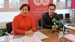 Gerente de la Uni�n de Comerciantes del Principado de Asturias, Fernando Clavijo, junto a la asesora legal y ex gerente de la entidad, Carmen Moreno, en la sede de la entidad, en Gij�n.