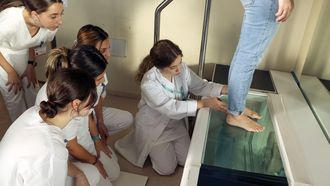 Estudiantes de Podologa en el Hospital Naval de Ferrol