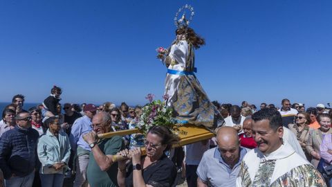 Numerosos fieis participaron na celebraci�n camari��