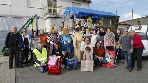 Los Reyes Magos recorren Entrecruces. Salida del lugar de Vilela