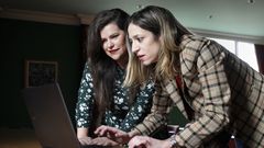 Leticia L�pez-Castro y Diana Priegue, autora y directora de la tesis doctoral sobre el ciberacoso