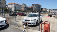 La cofrad�a de Ribeira cierra la zona del varadero