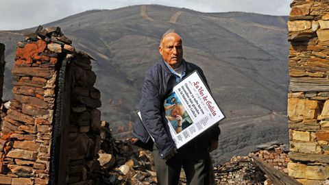Jaime posa con la portada de La Voz que protagonizó hace tres meses
