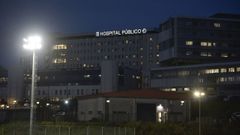 El Hospital Montecelo, uno de los dos centros del CHOP, de noche