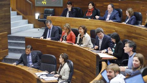 La bancada socialista en un debate en la Junta General