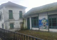 <span lang= es-es >Quejas por el edificio Fenosa de Betanzos</span>. El Partido Popular inst ayer al alcalde a que detenga el deterioro del viejo inmueble ubicado en la entrada de la localidad. Esto daa la imagen en un lugar estratgico de la ciudad, indican en el PP.