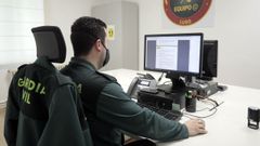 Un agente del equipo @ de la Guardia Civil, especializado en cibercrimen, en una imagen de archivo. 