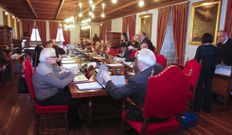 El Consello de Goberno celebr� ayer una larga sesi�n. 