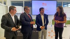 Antonio Rodr�guez del Corral, presidente del Cl�ster TIC; Julio Abalde, rector de la UDC; Mart�n Fern�ndez Prado, presidente de Autoridad Portuaria A Coru�a, y Susana Ladra, directora del Campus Innova, en la presentaci�n del Club Innova de A Coru�a