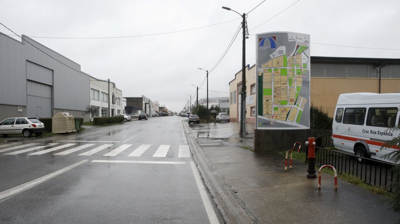 Muere un trabajador en prácticas tras caerle encima un tubo de 500 kilos en Vilalba