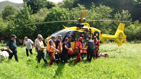 Rescate del ganadero herido por un toro en grado