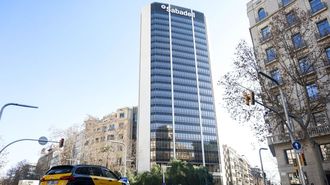 Sede del Banco Sabadell en la Diagonal de Barcelona, en foto de archivo.