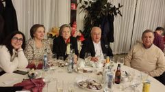 Compa�eros de Fresba homenajearon a Manuel Rodr�guez (a la derecha, con jersey beis).