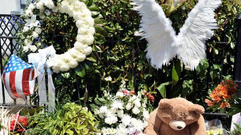 Un memorial para las v�ctimas de los disparos en Charleston.