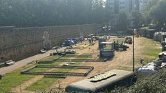 Desmontaje de The Champions Burguer en el parque del paseo de los Puentes