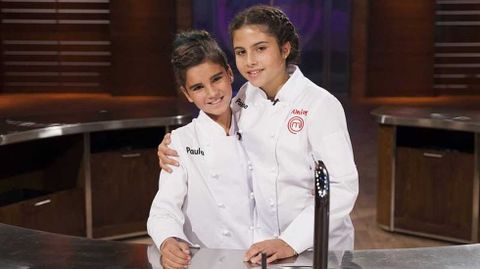 Paula, a la izquierda, junto a la gallega Paloma, que se qued� a las puertas del t�tulo. 