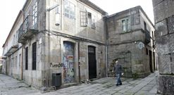 Vivienda donde este jueves se produjo el desprendimiento de parte del falso techo. 