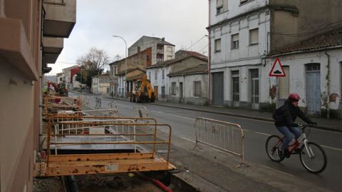 Obras de instalacin de la nueva tubera de la red de general de agua en el Morn