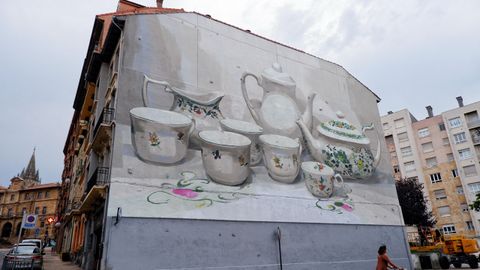 El artista gaditano Manolo Mesa ha realizado un mural dedicado a la desaparecida F�brica de Loza de San Claudio