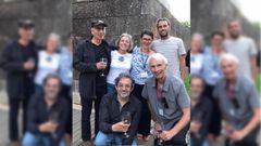 Sandra Taboada y Eloy P�rez, de Espacio X, junto a algunos de los profesionales inscritos en el curso Moving Boundaries, que culmin� en Santiago con una fiesta de despedida en la cafeter�a del CGAC. El espacio, recuerdan sus responsables, est� disponible para celebrar actos ya sea dentro del local o fuera, con el permiso del Ayuntamiento de Santiago.