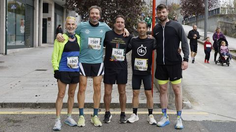 Miles de corredores participaron en la San Marti�o.