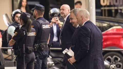 El expresidente ha entrado en la Audiencia Nacional ante un fuerte despliegue policial y ante gran expectaci�n medi�tica