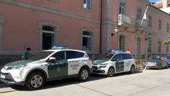 Veh�culos de la Guardia Civil ante el edificio de los juzgados de Monforte, en una imagen de archivo