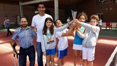 �lvaro Illobre entreg� el trofeo al equipo del Club de Campo, capitaneado por Mateo Garc�a de los Reyes