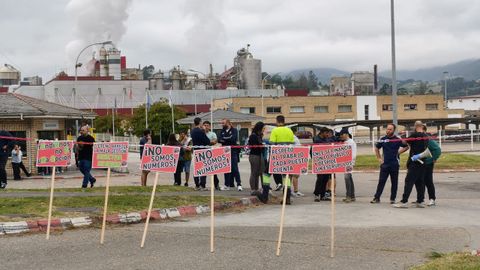 Protesta de trabajadores en Ence Navia