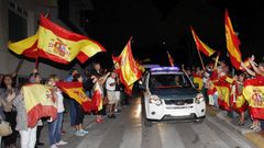 ��No est�is solos!�, as� despiden en Huelva a los guardias civiles que se van a Catalu�a