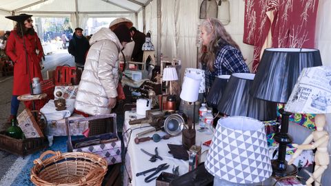 En el mercadillo hay antigedades, vinilos, artculos curiosos o repostera artesanal