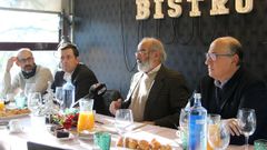 Ant�n Hern�ndez, el concelleiro de deportes de Sanxenxo Marcos Guisasola, Francisco Hern�ndez y el presidente de CETS, Alfonso Mart�nez