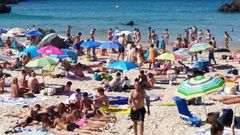 La playa de Borizu (Llanes), a media maana del pasado domingo, cuando an no es mxima la afluencia