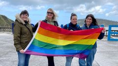De izquierda a derecha, M�nica, Rebeca, Esther y Sara, las integrantes de la comisi�n de fiestas de San Antonio y promotoras de la fiesta del orgullo gay