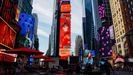 Letreros del nuevo disco de Taylor Swift en Times Square en Nueva York 
