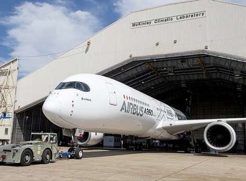 Ensayos del nuevo Airbus A-350 en el laboratorio climtico de las fuerzas areas estadounidenses. 
