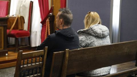 Los acusados, durante el juicio en su contra en la Audiencia Provincial de Ourense