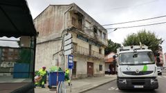 Estado actual del edificio en su exterior, el barrio de A Milagrosa.