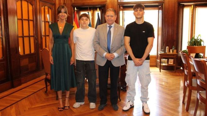Leticia Gonz�lez �lvarez, Marco Berm�dez Naveiras, Mikel G�mez y Canteli durante la presentaci�n del Young Founders Summit