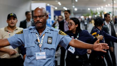 Imagen de la evacuacin en el pabelln.